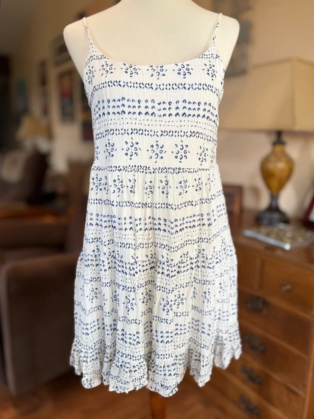 Sleeveless White Mini Dress with Blue Print sz LARGE - Picture 2 of 7